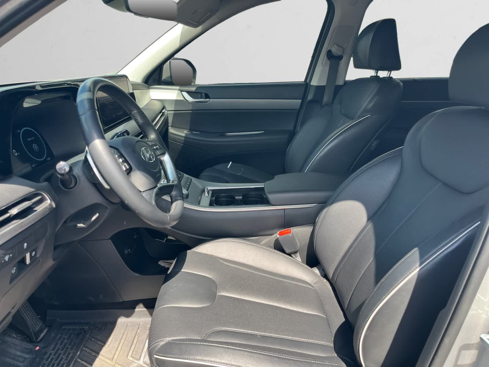 Used 2024 Hyundai Palisade SEL w/ Premium Package FWD image 9