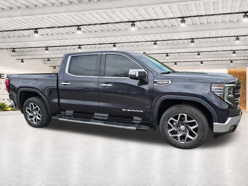 Used 2022 GMC Sierra 1500 SLT w/ SLT Convenience Package AWD/4WD image 15
