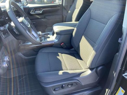 New 2025 GMC Sierra 1500 Elevation image 15