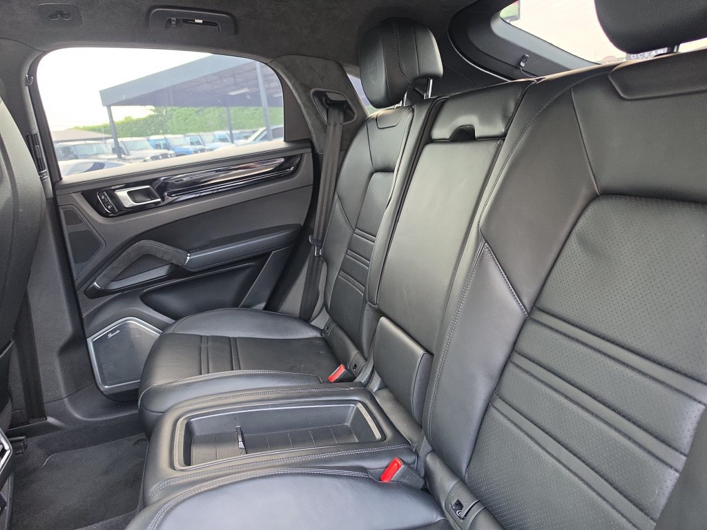 Used 2021 Porsche Cayenne GTS AWD/4WD image 14
