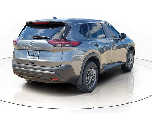 Used 2021 Nissan Rogue S FWD image 3