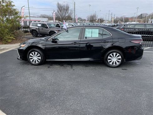 Used 2023 Toyota Camry LE image 5