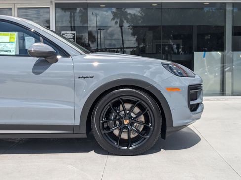 New 2025 Porsche Cayenne S image 11