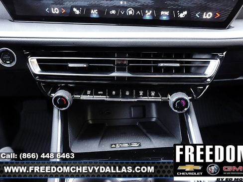 New 2026 Chevrolet Traverse LT w/ Driver Confidence Package image 24