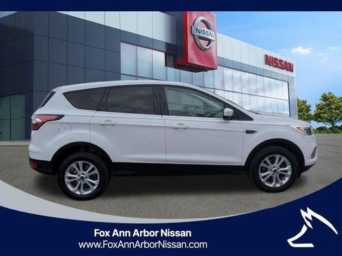 Used 2017 Ford Escape SE FWD image 6