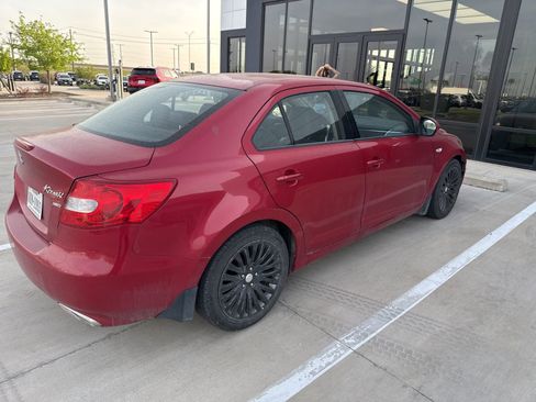 Used 2012 Suzuki Kizashi SE image 5