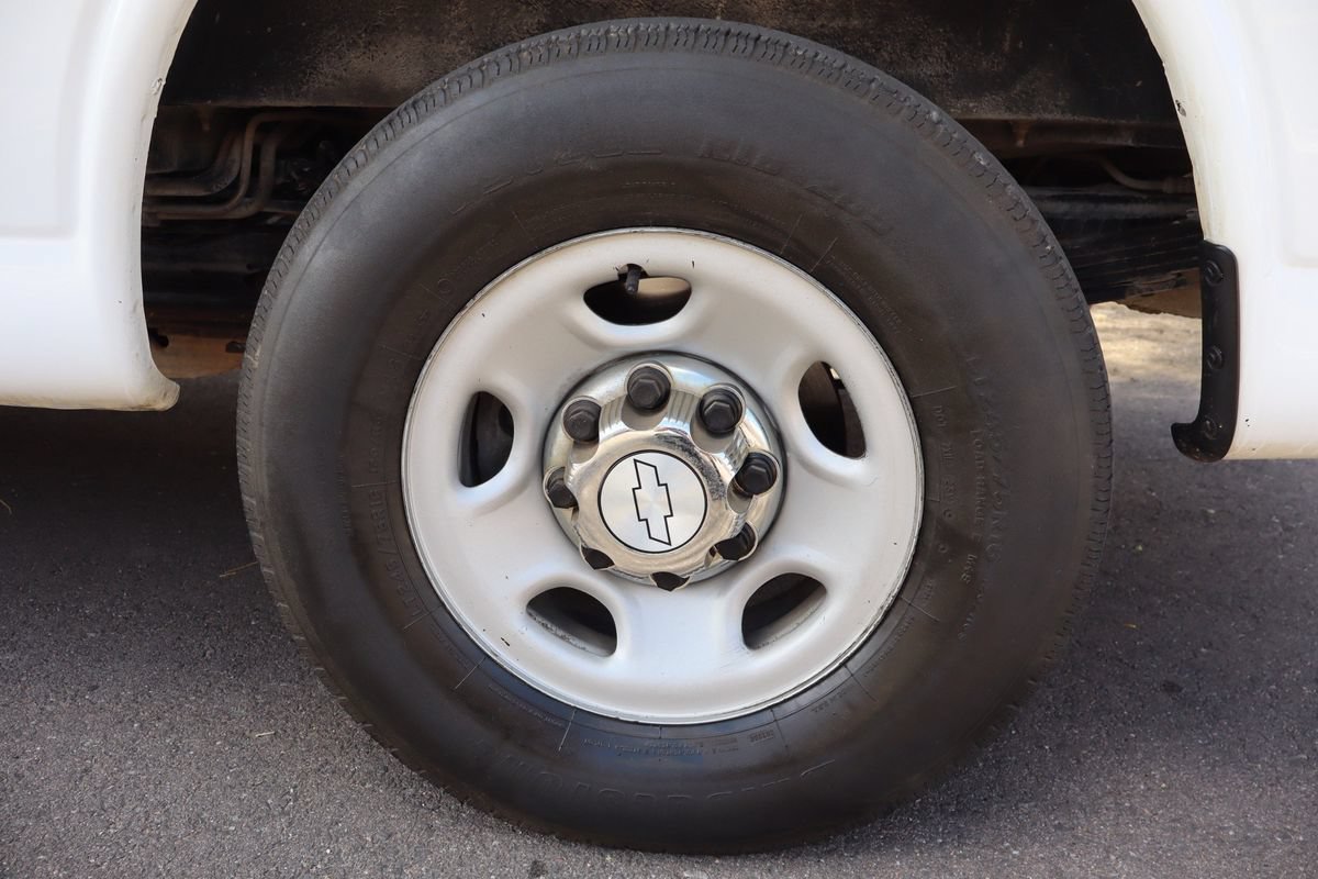 Used 2017 Chevrolet Express 3500 LT RWD image 39