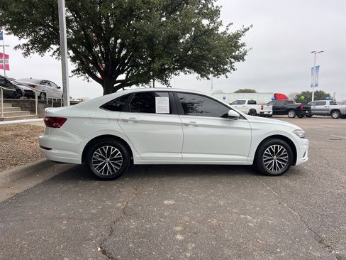 Used 2020 Volkswagen Jetta SE image 8