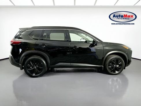 Used 2023 Nissan Rogue SV w/ SV Premium B Package image 10