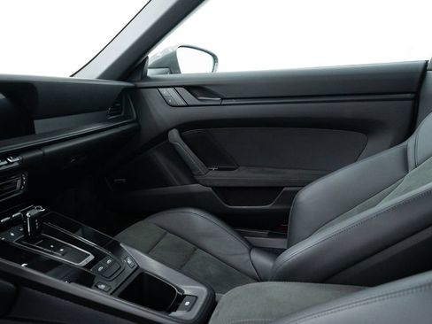 Certified 2023 Porsche 911 Targa 4 GTS AWD/4WD image 32