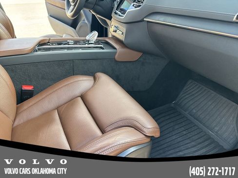 Used 2023 Volvo XC90 B6 Ultimate w/ Protection Package Premier image 21