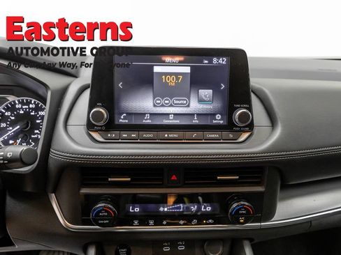 Used 2024 Nissan Rogue SV AWD/4WD image 11