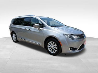 Used 2019 Chrysler Pacifica Touring-L