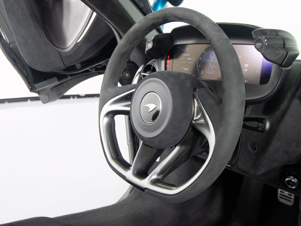 Used 2024 McLaren 750S Spider RWD image 32