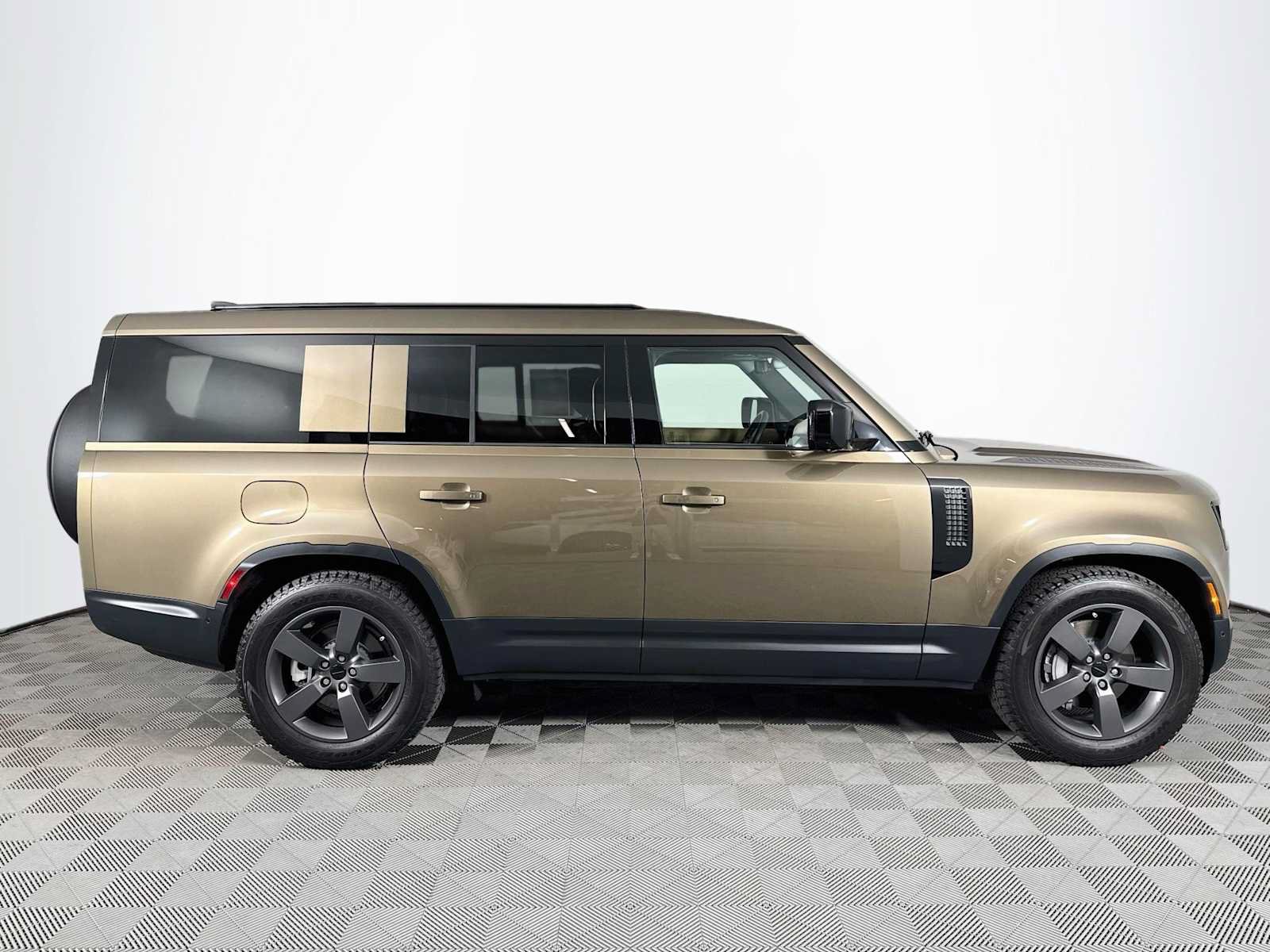 Used 2026 Land Rover Defender 130 S AWD/4WD image 4