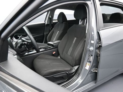 Used 2024 Hyundai Elantra SEL FWD image 10