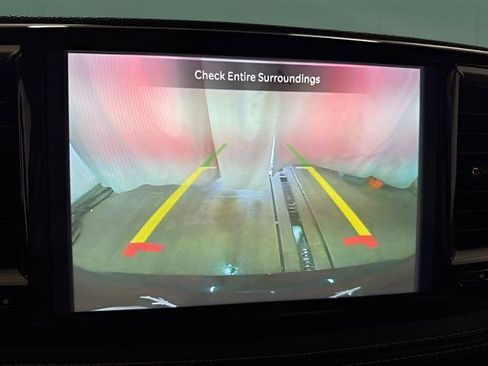 Used 2024 Chrysler Pacifica Select image 24