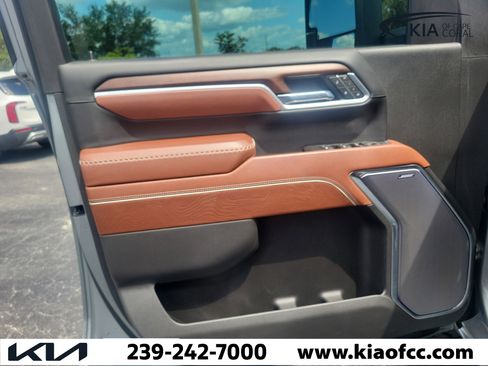 Used 2025 GMC Sierra 2500 Denali Ultimate AWD/4WD image 21