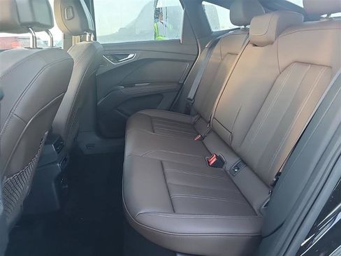 Used 2025 Audi Q4 e-tron Premium Plus w/ Premium Plus image 6