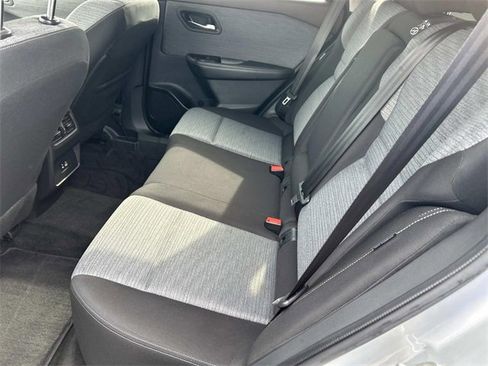 Used 2023 Nissan Rogue SV image 20