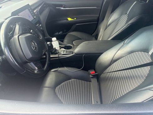 Used 2022 Toyota Camry SE FWD image 8