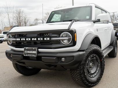 New 2025 Ford Bronco Outer Banks w/ Sasquatch Package