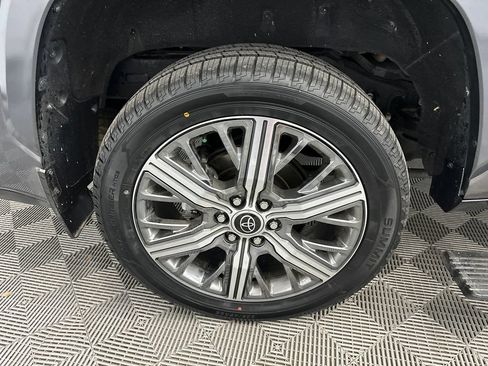 Used 2024 Toyota Sequoia Capstone AWD/4WD image 20