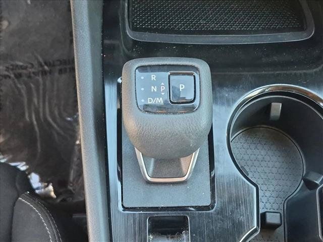 Used 2024 Nissan Rogue S AWD/4WD image 12