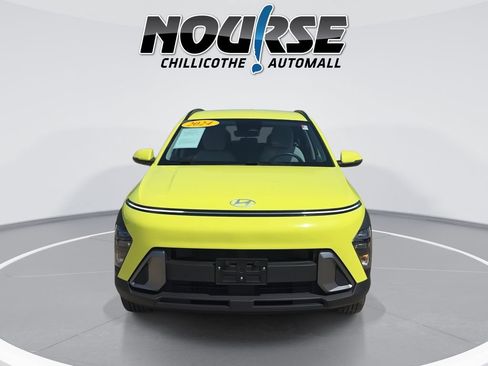 Used 2024 Hyundai Kona SEL AWD/4WD image 3