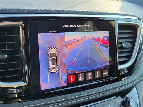 New 2026 Chrysler Pacifica Select image 16