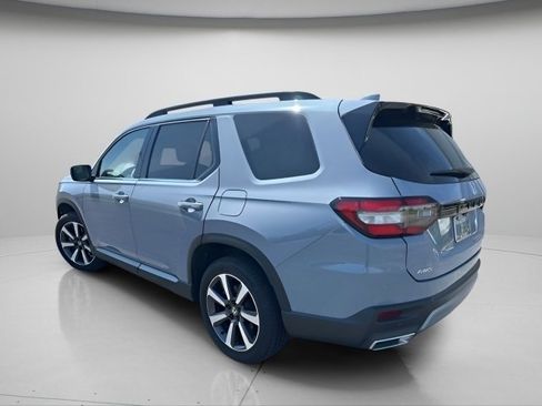 Used 2023 Honda Pilot Touring image 8