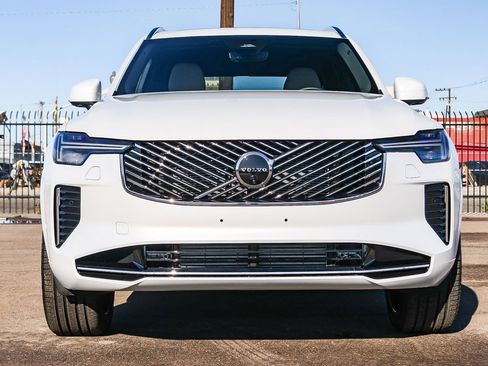 New 2026 Volvo XC90 T8 Plus w/ Protection Package Premier image 2
