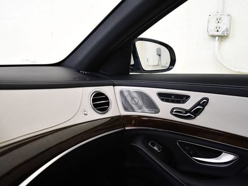 Used 2016 Mercedes-Benz S 550 4MATIC Sedan image 19