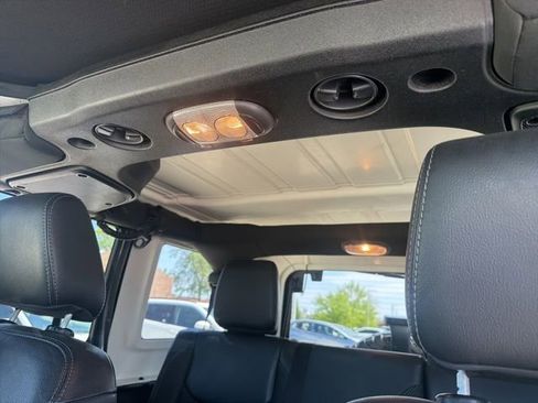 Used 2016 Jeep Wrangler Unlimited Sahara AWD/4WD image 7