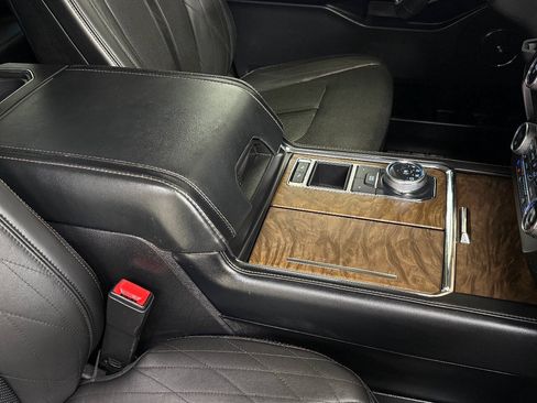 Used 2019 Ford Expedition Platinum RWD image 40