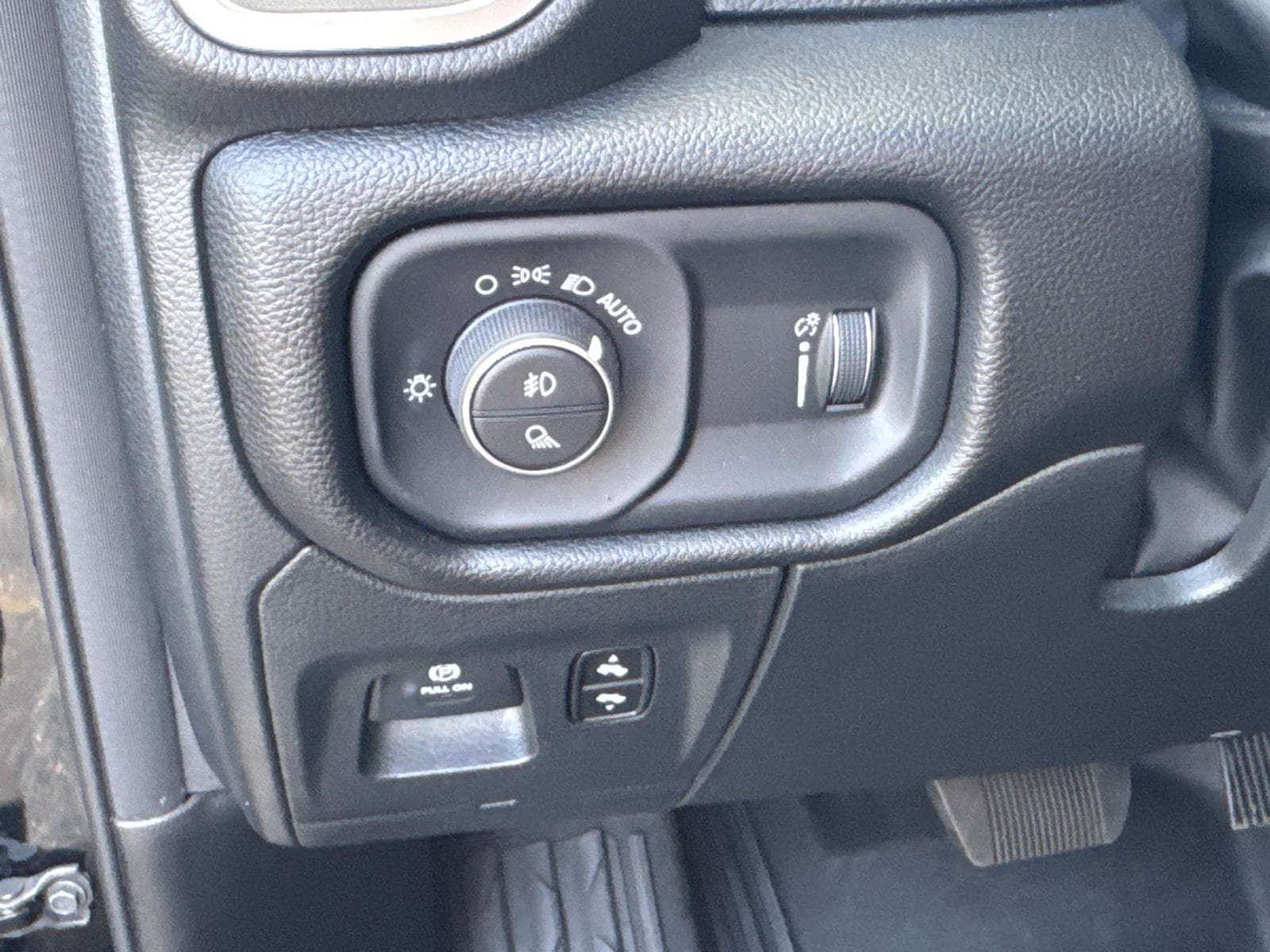 Used 2025 RAM 1500 Big Horn RWD image 34