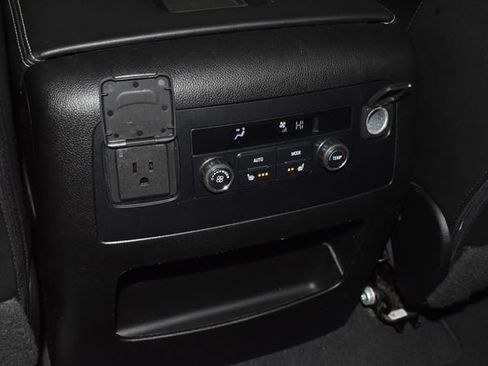 Used 2019 GMC Yukon XL SLT image 19