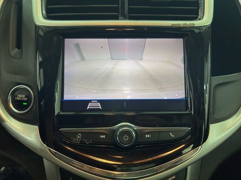 Used 2020 Chevrolet Sonic Premier FWD image 12