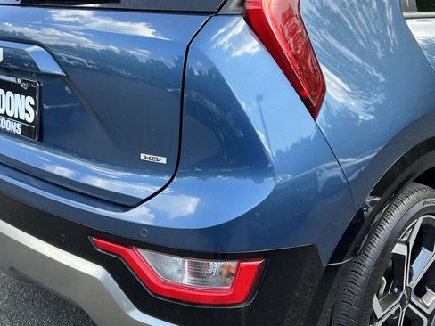 Used 2024 Kia Niro EX Touring FWD image 14