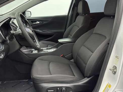 Used 2021 Chevrolet Malibu LT image 13
