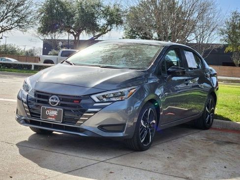 Used 2024 Nissan Versa SR image 11