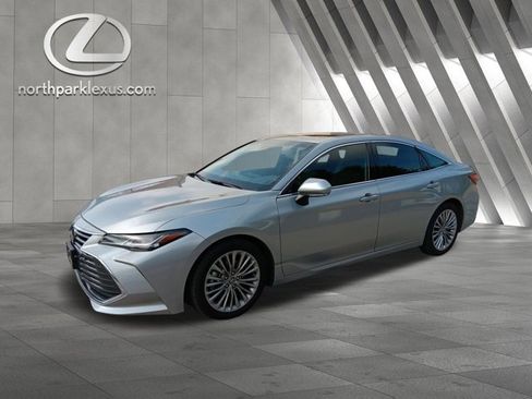 Used 2021 Toyota Avalon Limited w/ Advanced Safety Package image 3