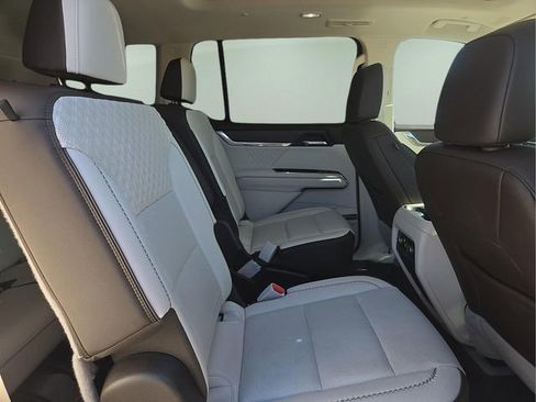 Used 2024 GMC Acadia Denali image 14