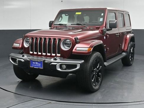 Used 2021 Jeep Wrangler Unlimited Sahara w/ Cold Weather Group AWD/4WD image 3