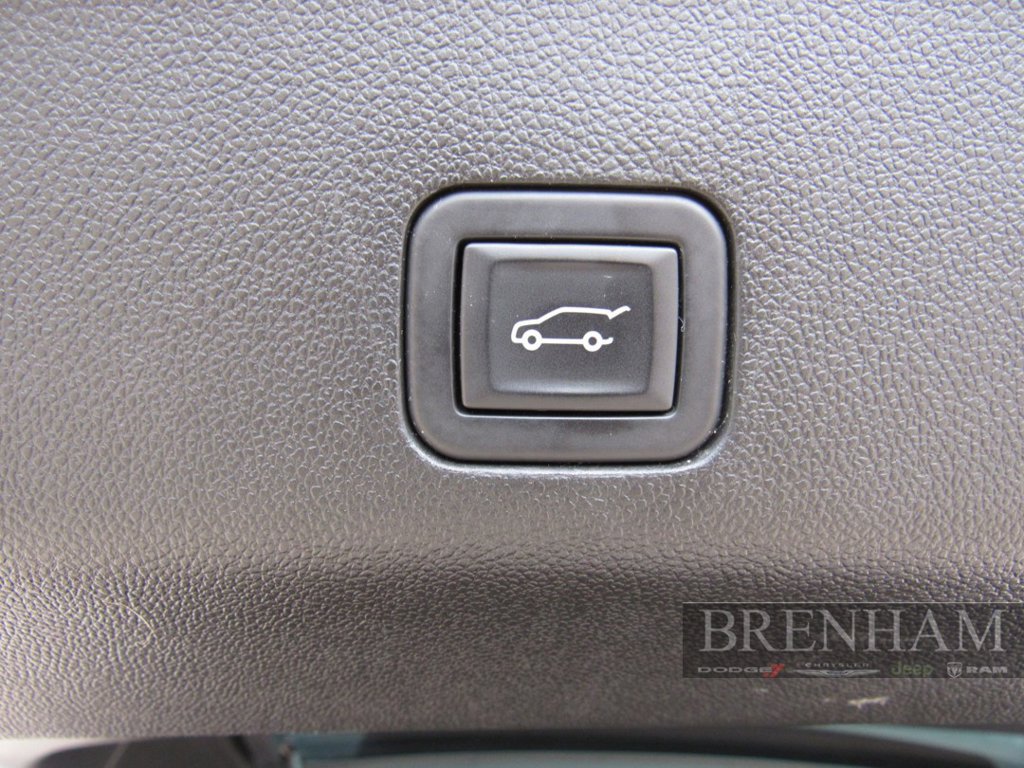 Used 2023 GMC Yukon XL SLT w/ SLT Luxury Package RWD image 23