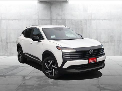 New 2026 Nissan Kicks SV image 2
