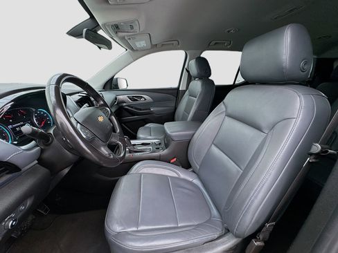 Used 2019 Chevrolet Traverse LT image 13