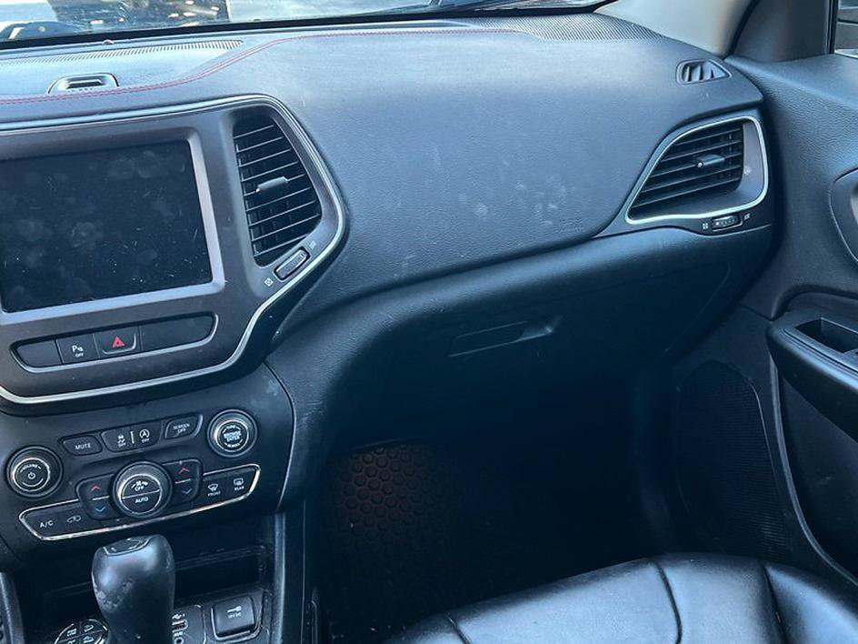 Used 2020 Jeep Cherokee Trailhawk AWD/4WD image 12