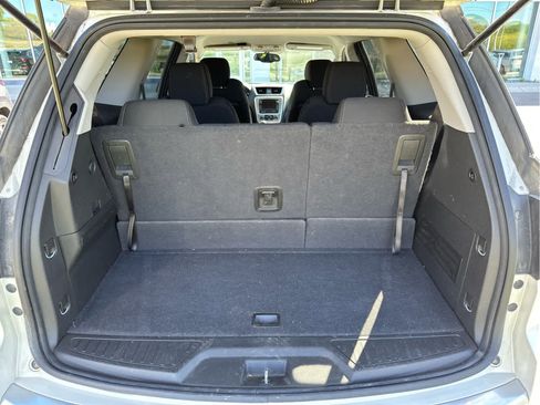 Used 2015 GMC Acadia SLE FWD image 17