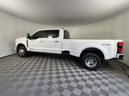 New 2026 Ford F350 Platinum w/ Platinum Plus Package image 2